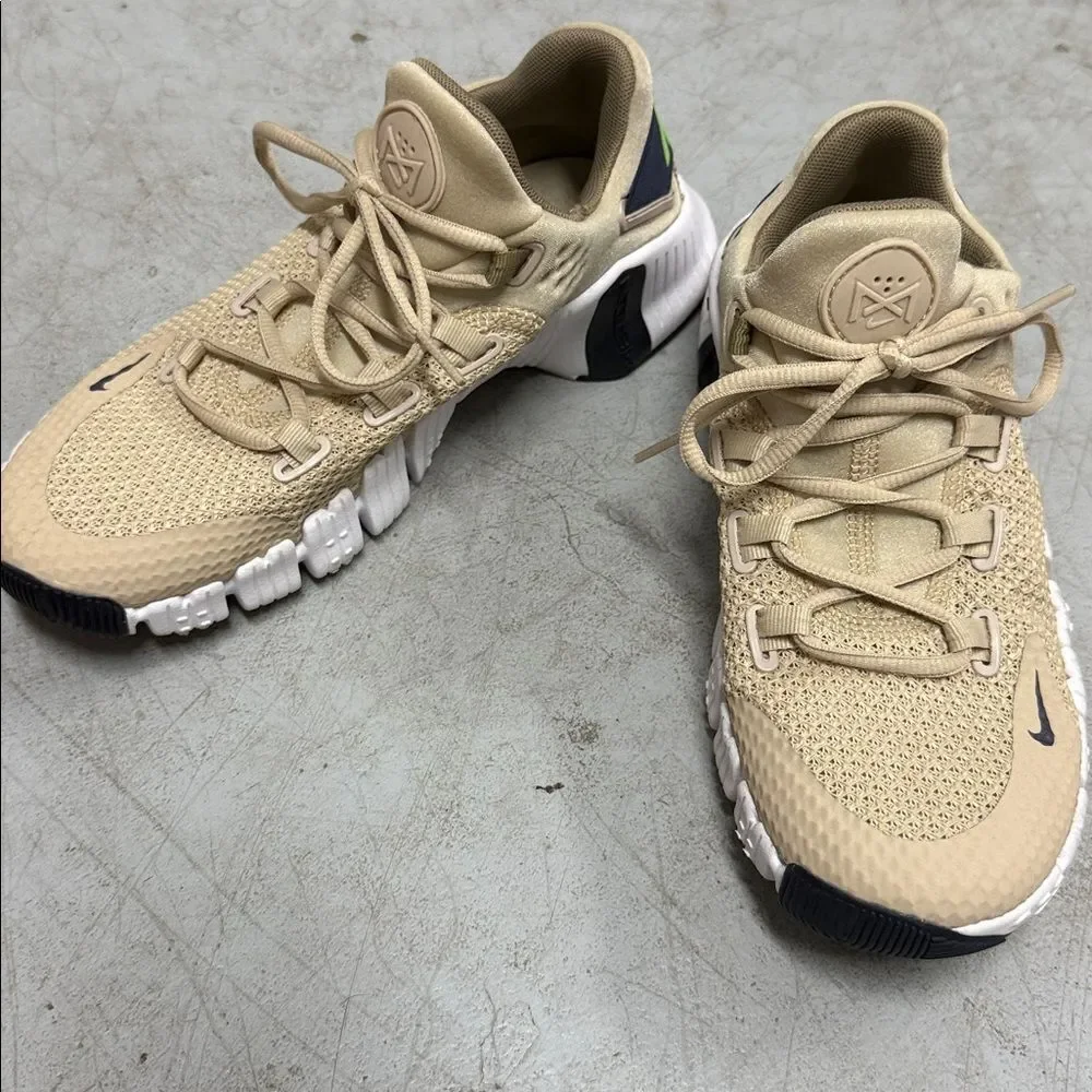Nike Beige and White Sneakers - Mens 6.5 Worn Twice - LIKE NEW Sneakers